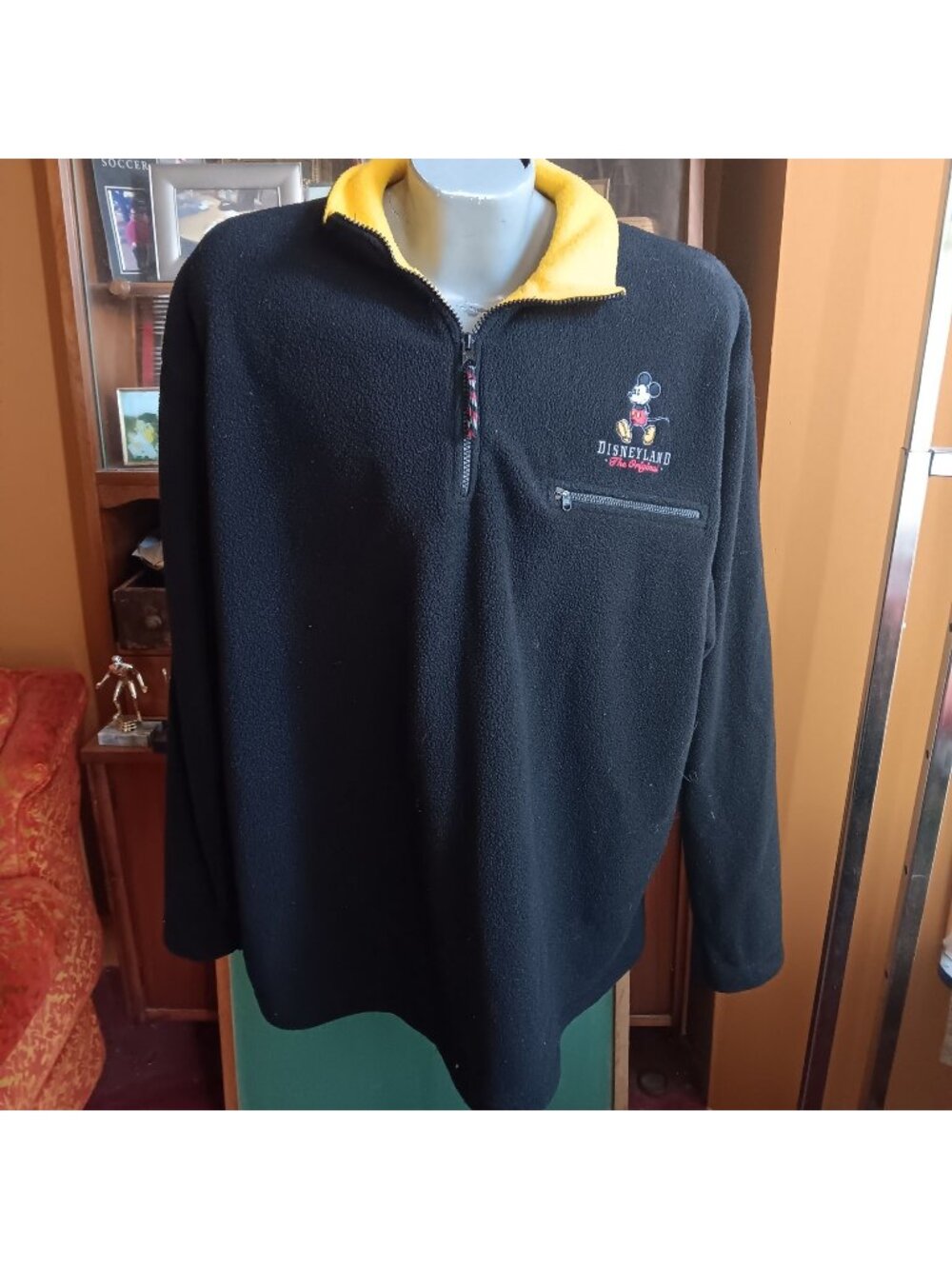 Disneyland Mickey Mouse Fleece Pullover XL Black & Yellow